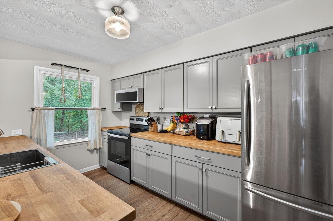 108 BRIARWOOD CIR, STAUNTON, Virginia 24401, 3 Bedrooms Bedrooms, ,2 BathroomsBathrooms,Residential,108 BRIARWOOD CIR,677549 MLS # 677549 108 BRIARWOOD CIR, STAUNTON, Virginia 24401, 3 Bedrooms Bedrooms, ,2 BathroomsBathrooms,Residential,108 BRIARWOOD CIR,677549 MLS # 677549