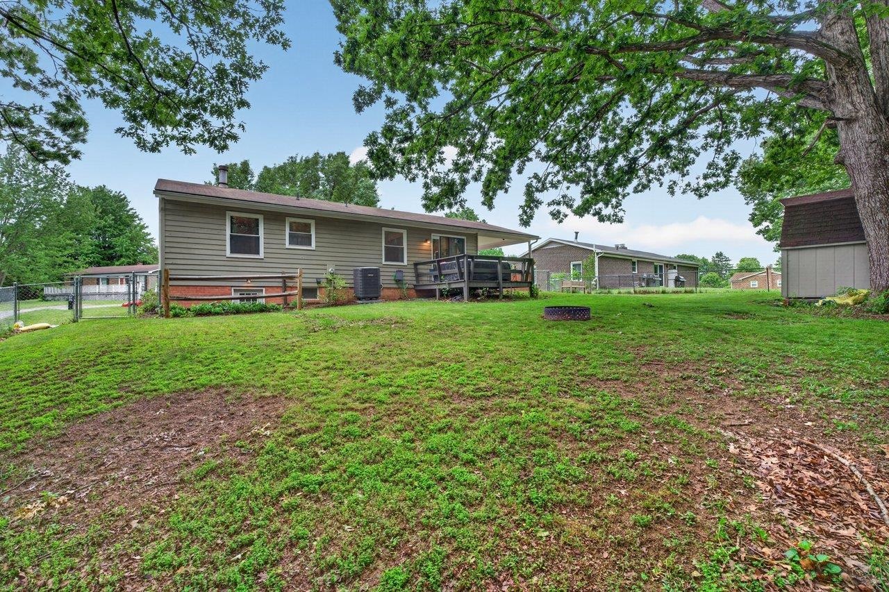 108 BRIARWOOD CIR, STAUNTON, Virginia 24401, 3 Bedrooms Bedrooms, ,2 BathroomsBathrooms,Residential,108 BRIARWOOD CIR,677549 MLS # 677549 108 BRIARWOOD CIR, STAUNTON, Virginia 24401, 3 Bedrooms Bedrooms, ,2 BathroomsBathrooms,Residential,108 BRIARWOOD CIR,677549 MLS # 677549