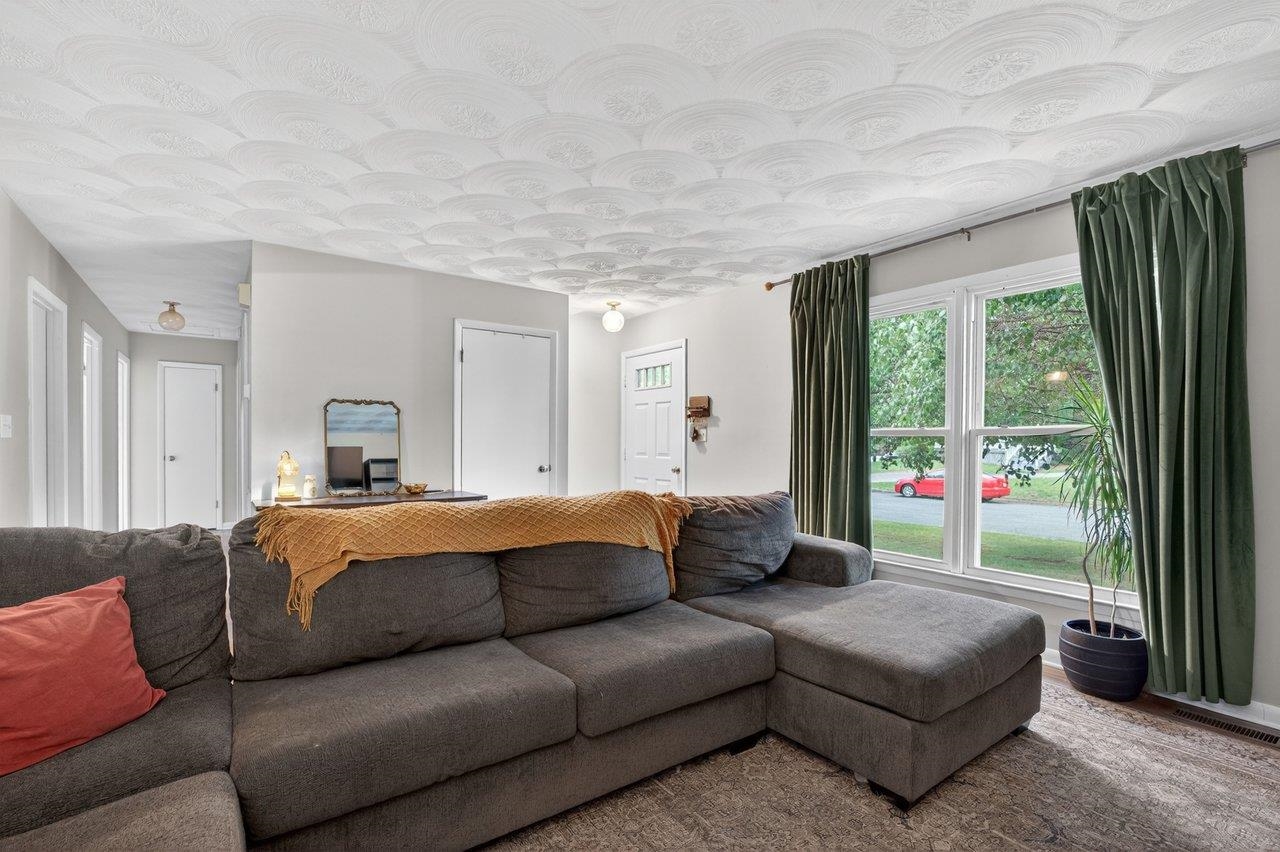108 BRIARWOOD CIR, STAUNTON, Virginia 24401, 3 Bedrooms Bedrooms, ,2 BathroomsBathrooms,Residential,108 BRIARWOOD CIR,677549 MLS # 677549 108 BRIARWOOD CIR, STAUNTON, Virginia 24401, 3 Bedrooms Bedrooms, ,2 BathroomsBathrooms,Residential,108 BRIARWOOD CIR,677549 MLS # 677549