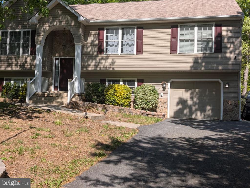 305 BIRDIE RD, LOCUST GROVE, Virginia 22508, 4 Bedrooms Bedrooms, ,3 BathroomsBathrooms,Residential,305 BIRDIE RD,VAOR2013924 MLS # VAOR2013924 305 BIRDIE RD, LOCUST GROVE, Virginia 22508, 4 Bedrooms Bedrooms, ,3 BathroomsBathrooms,Residential,305 BIRDIE RD,VAOR2013924 MLS # VAOR2013924