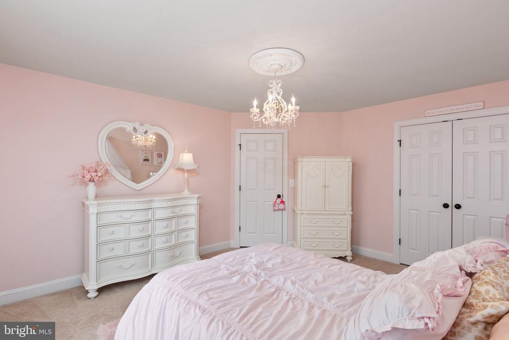 13402 11TH CORPS CT, FREDERICKSBURG, Virginia 22407, 6 Bedrooms Bedrooms, ,4 BathroomsBathrooms,Residential,13402 11TH CORPS CT,VASP2042076 MLS # VASP2042076 13402 11TH CORPS CT, FREDERICKSBURG, Virginia 22407, 6 Bedrooms Bedrooms, ,4 BathroomsBathrooms,Residential,13402 11TH CORPS CT,VASP2042076 MLS # VASP2042076