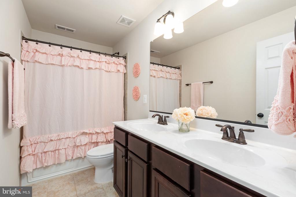 13402 11TH CORPS CT, FREDERICKSBURG, Virginia 22407, 6 Bedrooms Bedrooms, ,4 BathroomsBathrooms,Residential,13402 11TH CORPS CT,VASP2042076 MLS # VASP2042076 13402 11TH CORPS CT, FREDERICKSBURG, Virginia 22407, 6 Bedrooms Bedrooms, ,4 BathroomsBathrooms,Residential,13402 11TH CORPS CT,VASP2042076 MLS # VASP2042076
