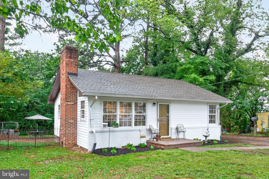 415 S MAIN ST, GORDONSVILLE, Virginia 22942, 2 Bedrooms Bedrooms, ,1 BathroomBathrooms,Residential,415 S MAIN ST,VAOR2014280 MLS # VAOR2014280
