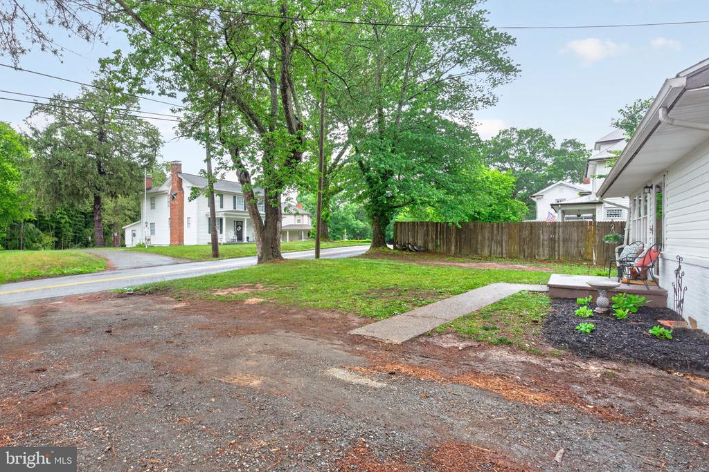 415 S MAIN ST, GORDONSVILLE, Virginia 22942, 2 Bedrooms Bedrooms, ,1 BathroomBathrooms,Residential,415 S MAIN ST,VAOR2014280 MLS # VAOR2014280