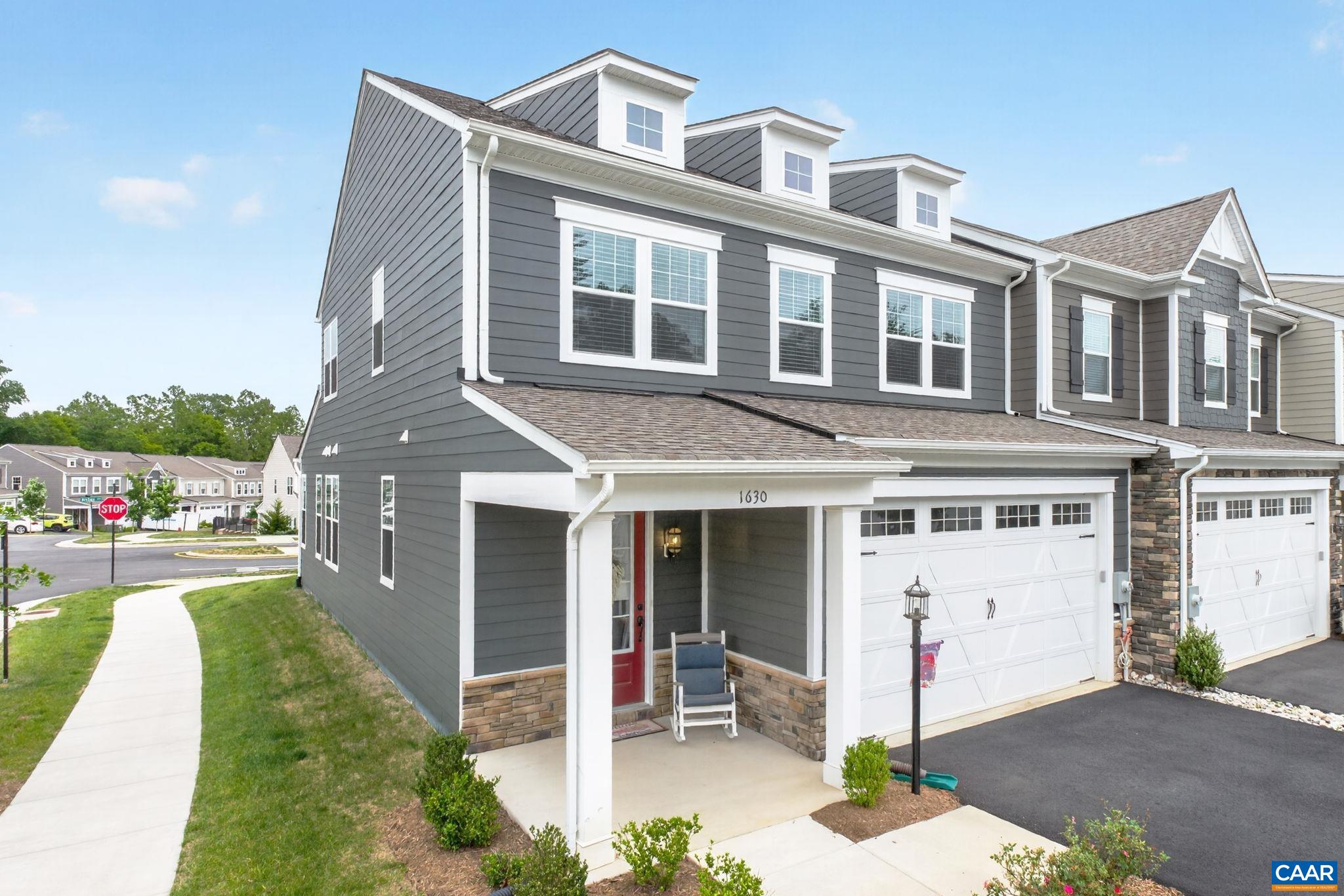 Desirable end unit with two car garage. Desirable end unit with two car garage.