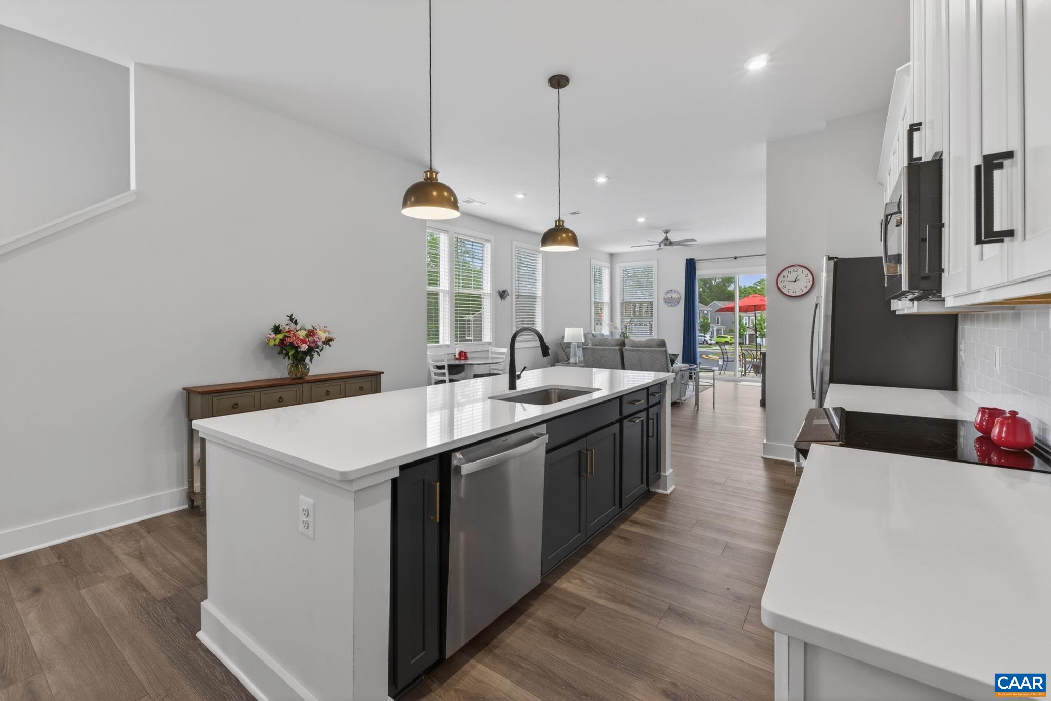 Beautiful kitchen with plenty of counter space. Beautiful kitchen with plenty of counter space.