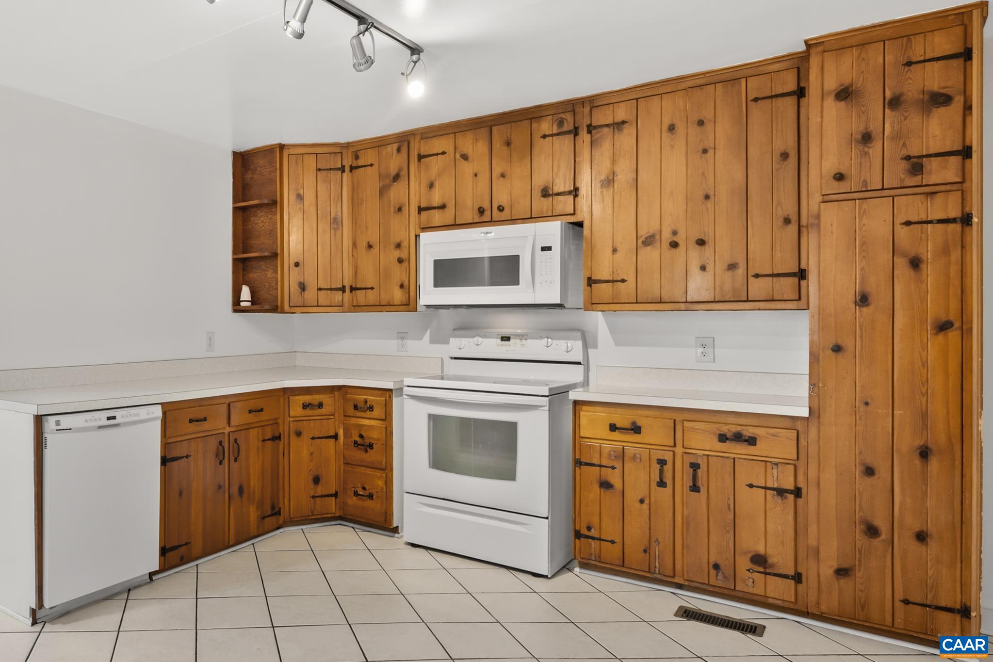 9070 SPOTSWOOD TRL, STANARDSVILLE, Virginia 22973, 3 Bedrooms Bedrooms, ,2 BathroomsBathrooms,Residential,9070 SPOTSWOOD TRL,677559 MLS # 677559 9070 SPOTSWOOD TRL, STANARDSVILLE, Virginia 22973, 3 Bedrooms Bedrooms, ,2 BathroomsBathrooms,Residential,9070 SPOTSWOOD TRL,677559 MLS # 677559
