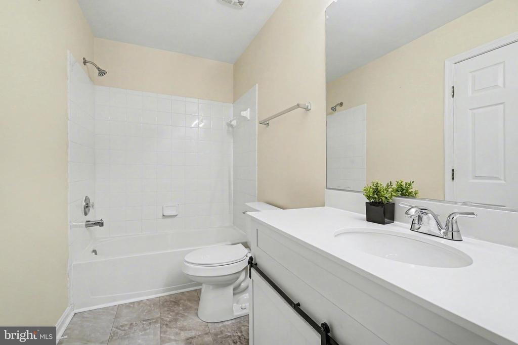 359 SNYDER LN, CULPEPER, Virginia 22701, 3 Bedrooms Bedrooms, ,2 BathroomsBathrooms,Residential,359 SNYDER LN,VACU2013236 MLS # VACU2013236