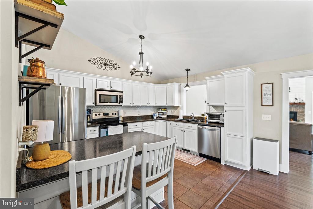 7133 SUNSET RD, SPOTSYLVANIA, Virginia 22551, 3 Bedrooms Bedrooms, ,2 BathroomsBathrooms,Residential,7133 SUNSET RD,VASP2042100 MLS # VASP2042100 7133 SUNSET RD, SPOTSYLVANIA, Virginia 22551, 3 Bedrooms Bedrooms, ,2 BathroomsBathrooms,Residential,7133 SUNSET RD,VASP2042100 MLS # VASP2042100