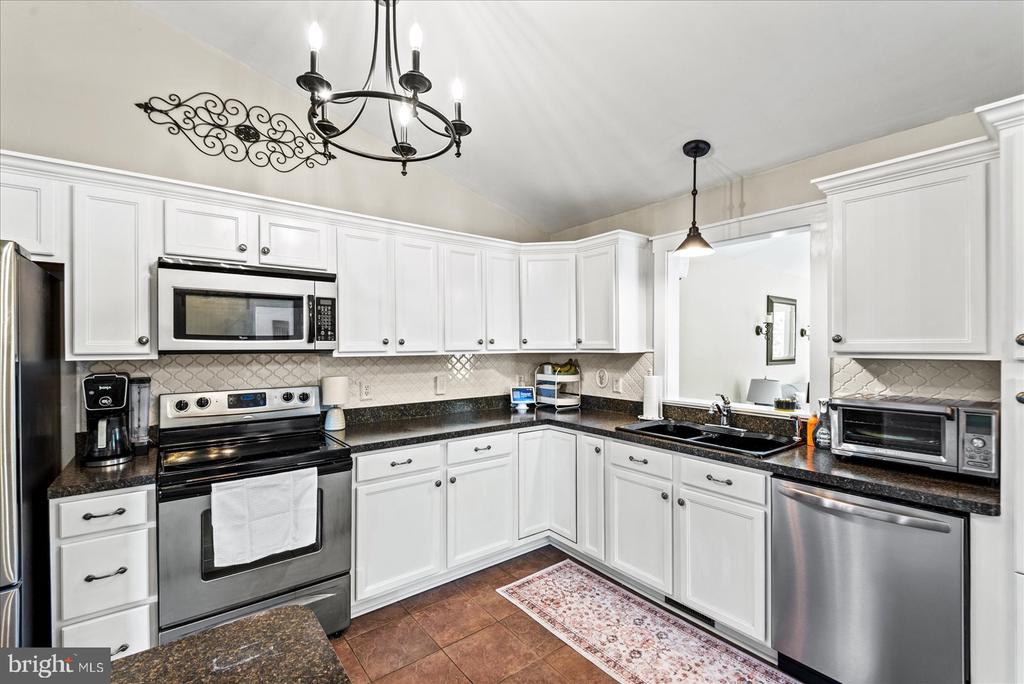 7133 SUNSET RD, SPOTSYLVANIA, Virginia 22551, 3 Bedrooms Bedrooms, ,2 BathroomsBathrooms,Residential,7133 SUNSET RD,VASP2042100 MLS # VASP2042100 7133 SUNSET RD, SPOTSYLVANIA, Virginia 22551, 3 Bedrooms Bedrooms, ,2 BathroomsBathrooms,Residential,7133 SUNSET RD,VASP2042100 MLS # VASP2042100