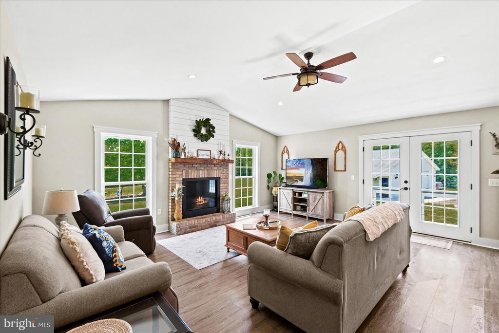 7133 SUNSET RD, SPOTSYLVANIA, Virginia 22551, 3 Bedrooms Bedrooms, ,2 BathroomsBathrooms,Residential,7133 SUNSET RD,VASP2042100 MLS # VASP2042100 7133 SUNSET RD, SPOTSYLVANIA, Virginia 22551, 3 Bedrooms Bedrooms, ,2 BathroomsBathrooms,Residential,7133 SUNSET RD,VASP2042100 MLS # VASP2042100