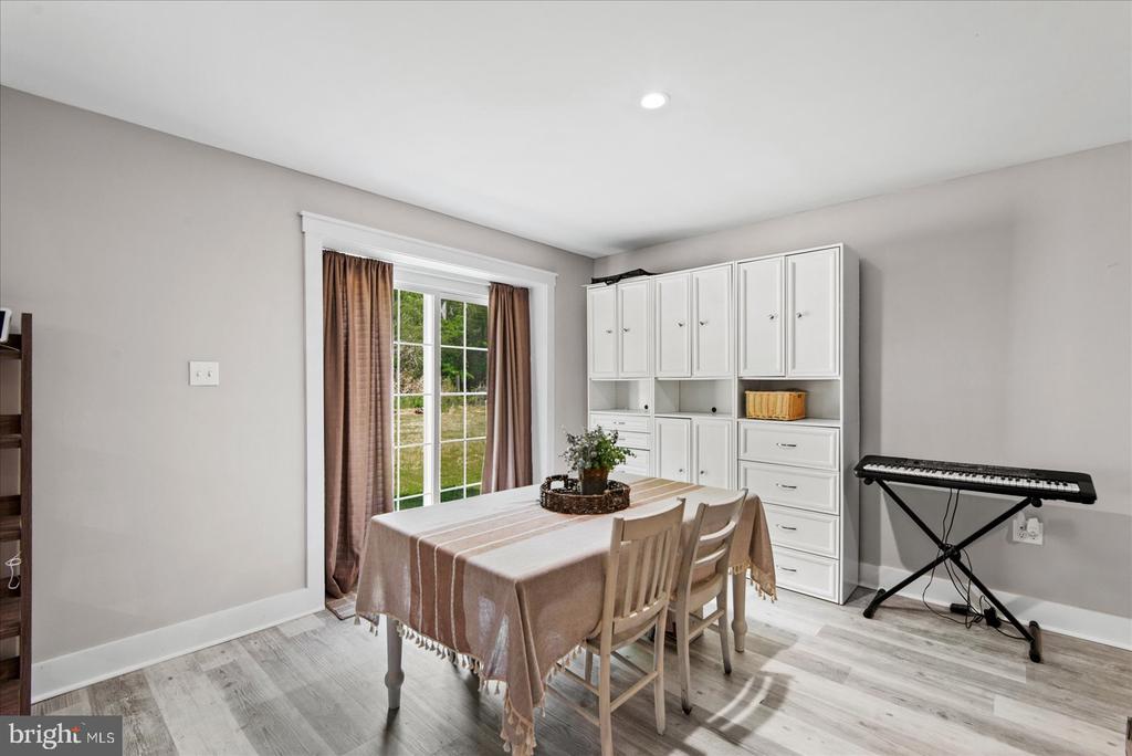 7133 SUNSET RD, SPOTSYLVANIA, Virginia 22551, 3 Bedrooms Bedrooms, ,2 BathroomsBathrooms,Residential,7133 SUNSET RD,VASP2042100 MLS # VASP2042100 7133 SUNSET RD, SPOTSYLVANIA, Virginia 22551, 3 Bedrooms Bedrooms, ,2 BathroomsBathrooms,Residential,7133 SUNSET RD,VASP2042100 MLS # VASP2042100