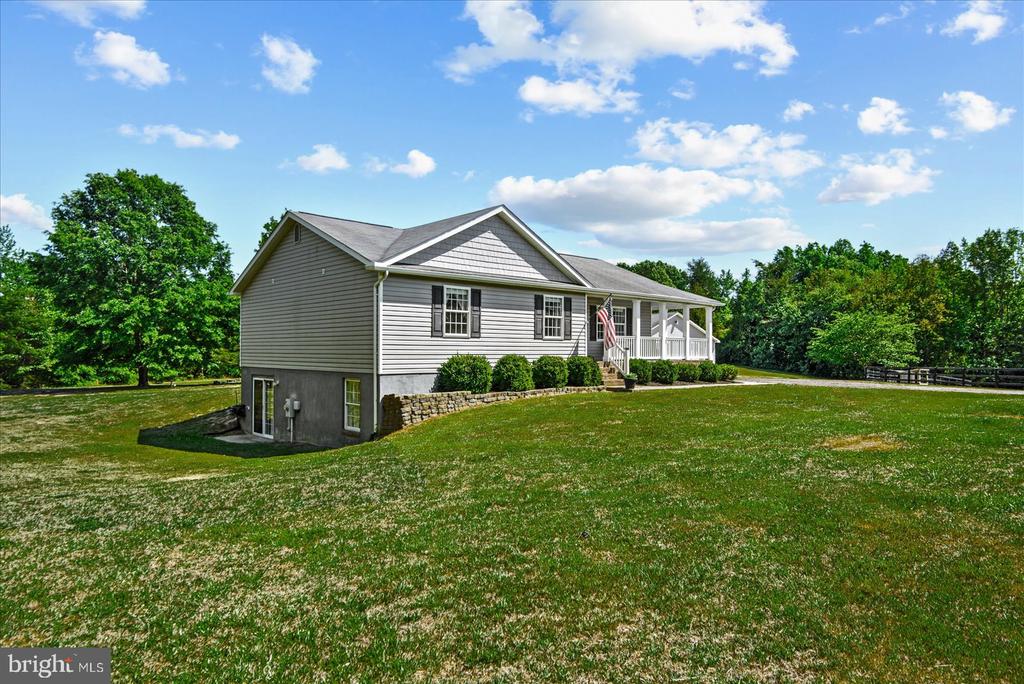 7133 SUNSET RD, SPOTSYLVANIA, Virginia 22551, 3 Bedrooms Bedrooms, ,2 BathroomsBathrooms,Residential,7133 SUNSET RD,VASP2042100 MLS # VASP2042100 7133 SUNSET RD, SPOTSYLVANIA, Virginia 22551, 3 Bedrooms Bedrooms, ,2 BathroomsBathrooms,Residential,7133 SUNSET RD,VASP2042100 MLS # VASP2042100