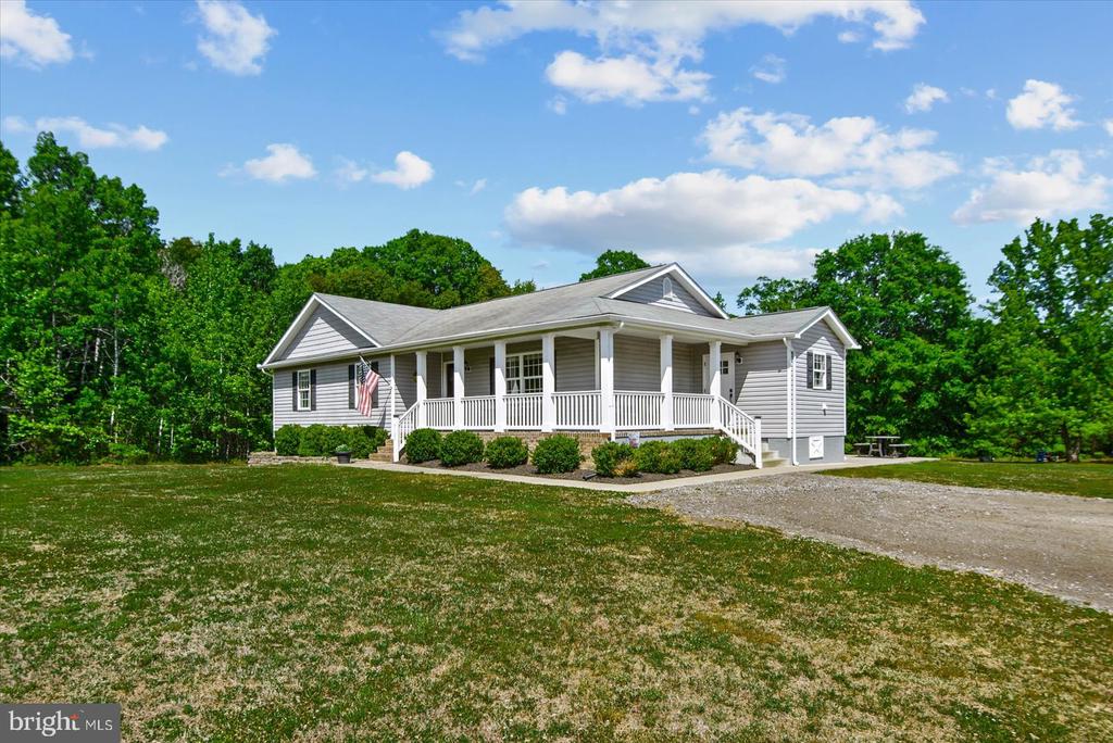 7133 SUNSET RD, SPOTSYLVANIA, Virginia 22551, 3 Bedrooms Bedrooms, ,2 BathroomsBathrooms,Residential,7133 SUNSET RD,VASP2042100 MLS # VASP2042100 7133 SUNSET RD, SPOTSYLVANIA, Virginia 22551, 3 Bedrooms Bedrooms, ,2 BathroomsBathrooms,Residential,7133 SUNSET RD,VASP2042100 MLS # VASP2042100