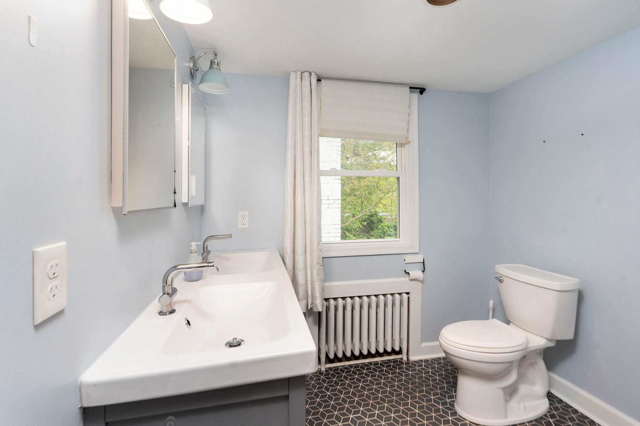 908 LYNDHURST RD, WAYNESBORO, Virginia 22980, 3 Bedrooms Bedrooms, ,2 BathroomsBathrooms,Residential,Charming Cape,908 LYNDHURST RD,676850 MLS # 676850
