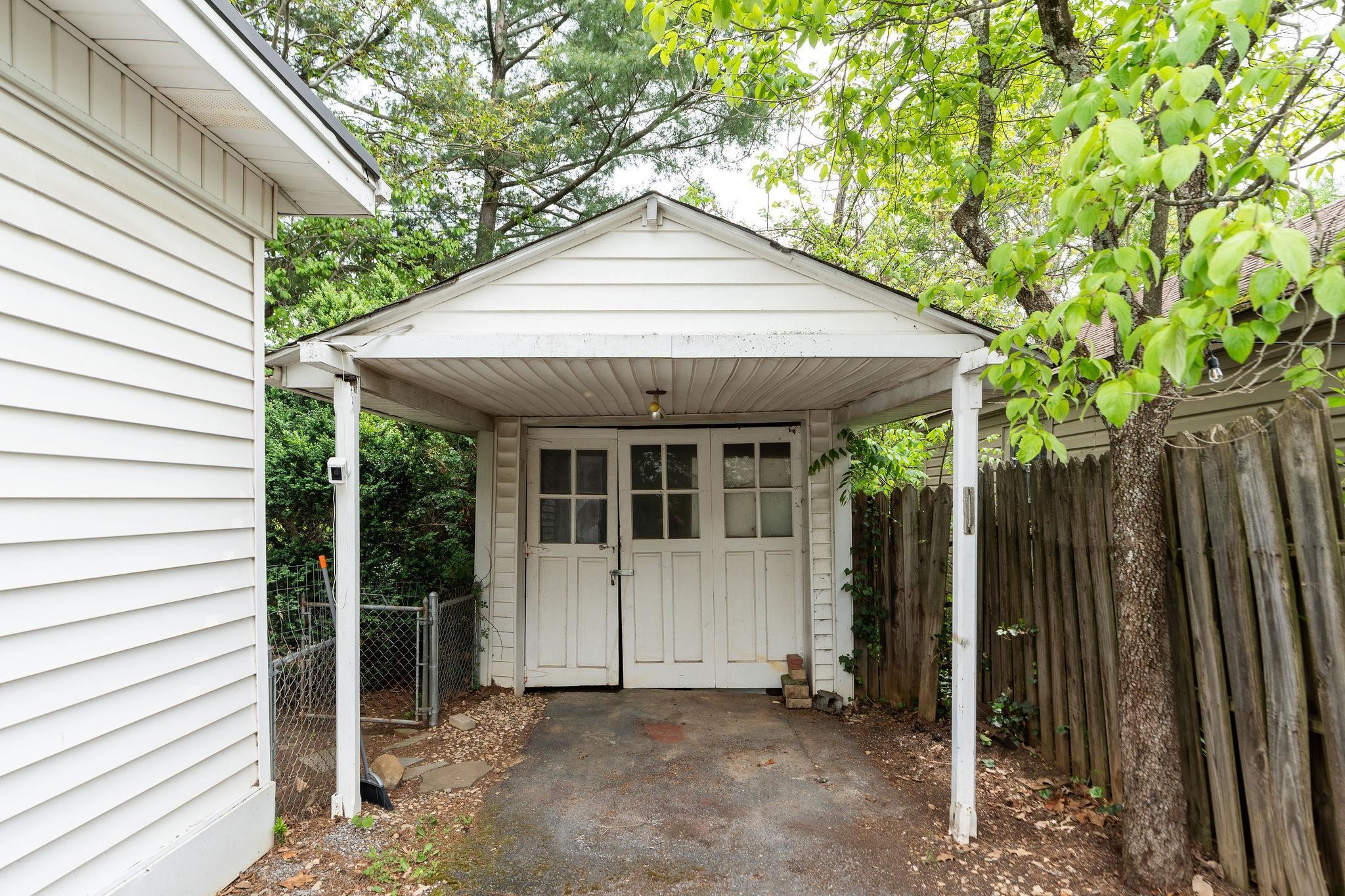 908 LYNDHURST RD, WAYNESBORO, Virginia 22980, 3 Bedrooms Bedrooms, ,2 BathroomsBathrooms,Residential,Charming Cape,908 LYNDHURST RD,676850 MLS # 676850