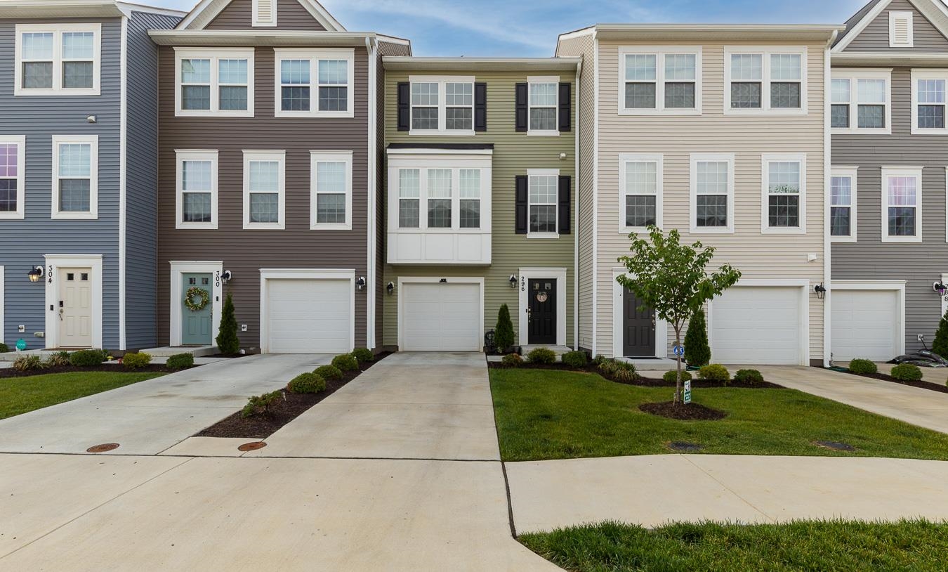 296 WILLOWSHIRE CT, WAYNESBORO, Virginia 22980, 3 Bedrooms Bedrooms, ,2 BathroomsBathrooms,Residential,296 WILLOWSHIRE CT,677451 MLS # 677451