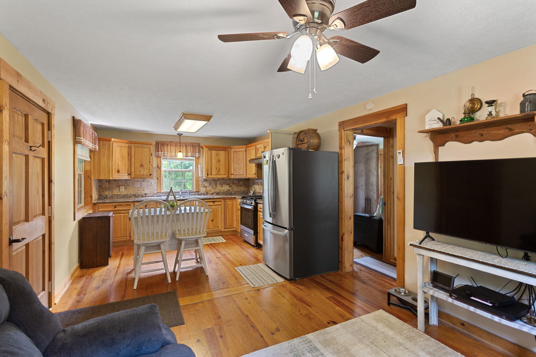 21117 MINE MOUNTAIN RD, BERGTON, Virginia 22811, 2 Bedrooms Bedrooms, ,1 BathroomBathrooms,Residential,21117 MINE MOUNTAIN RD,677536 MLS # 677536