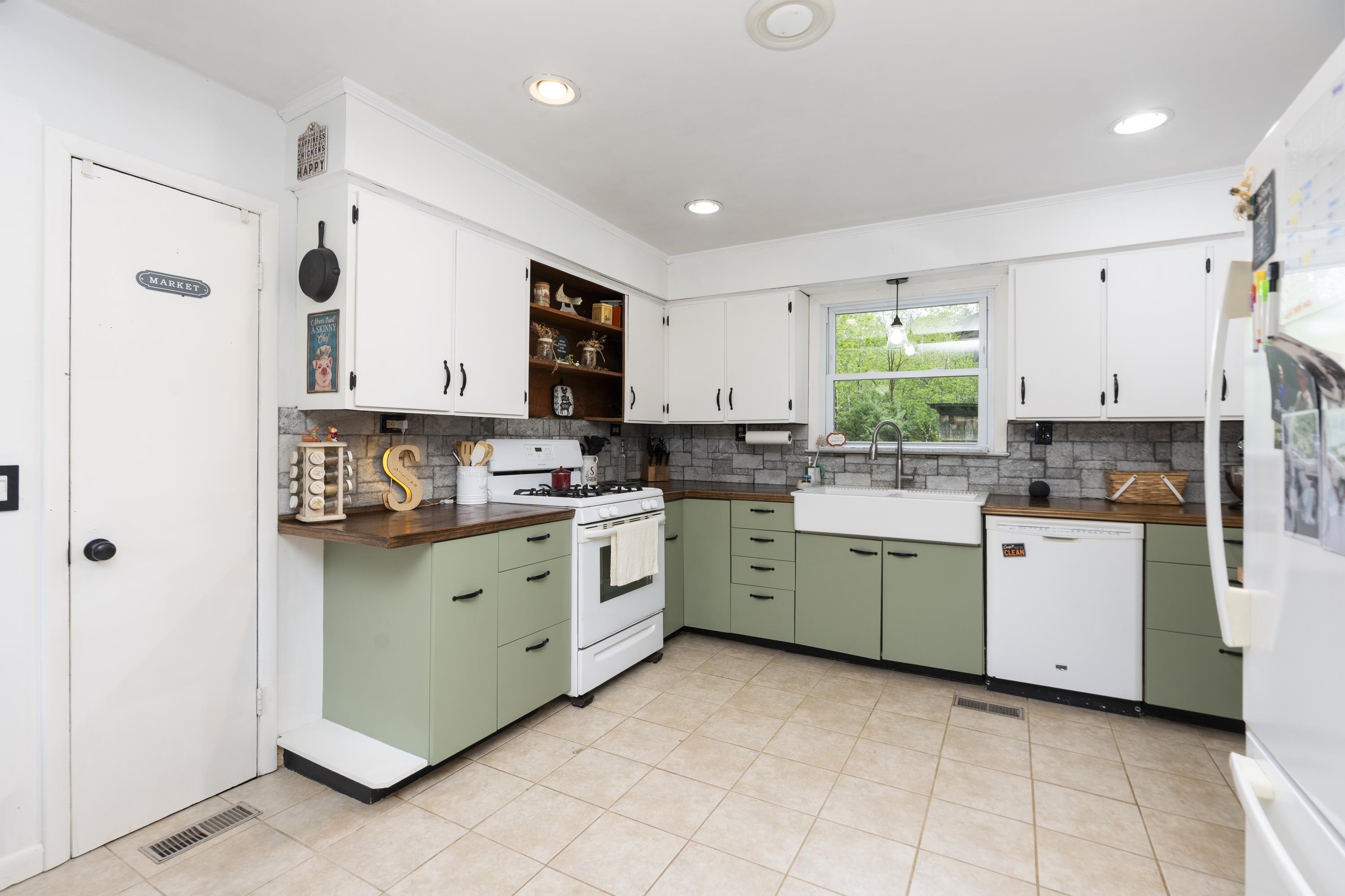 3292 DEERFIELD VALLEY RD, DEERFIELD, Virginia 24432, 3 Bedrooms Bedrooms, ,1 BathroomBathrooms,Residential,3292 DEERFIELD VALLEY RD,677570 MLS # 677570