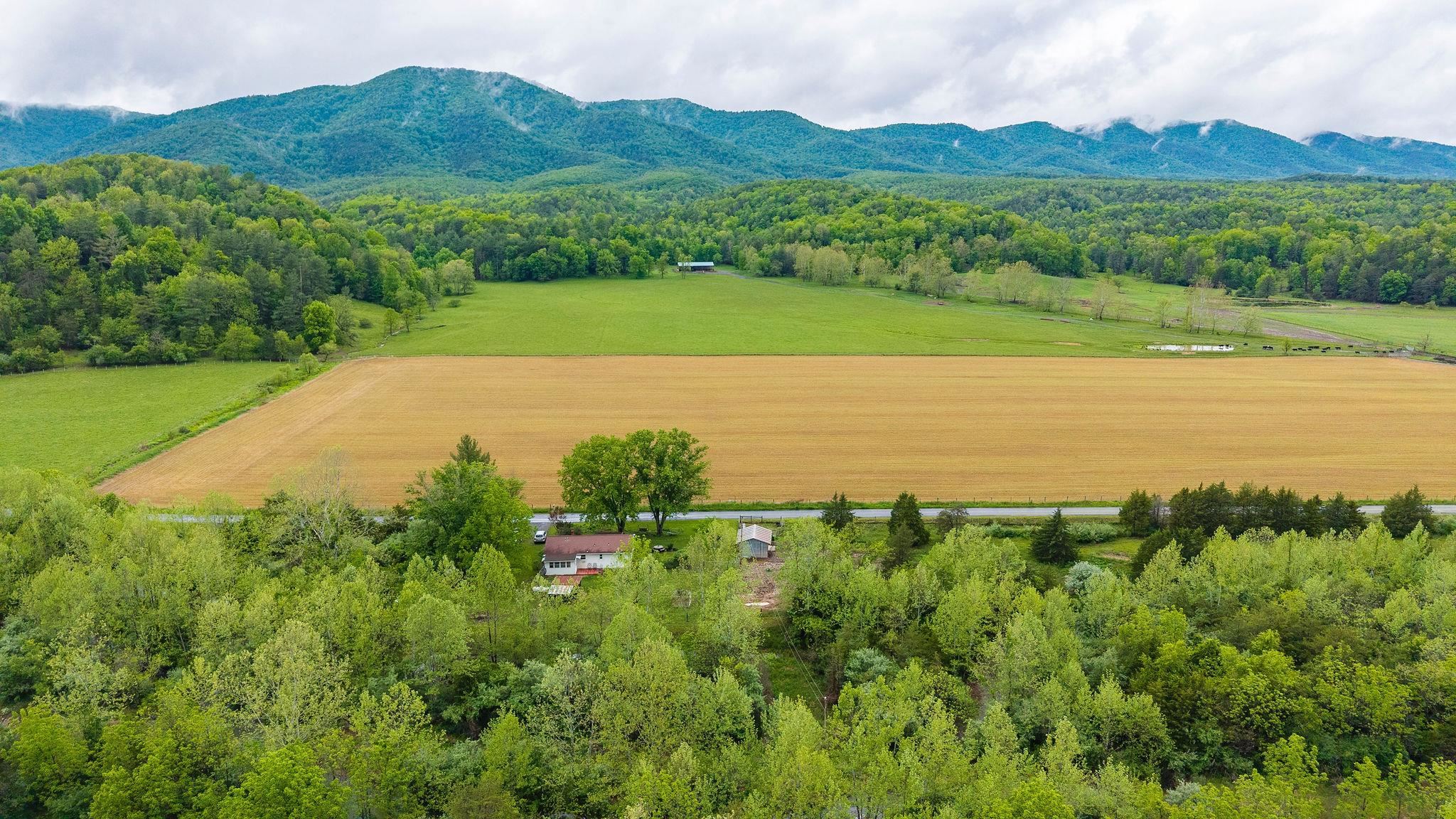 3292 DEERFIELD VALLEY RD, DEERFIELD, Virginia 24432, 3 Bedrooms Bedrooms, ,1 BathroomBathrooms,Residential,3292 DEERFIELD VALLEY RD,677570 MLS # 677570