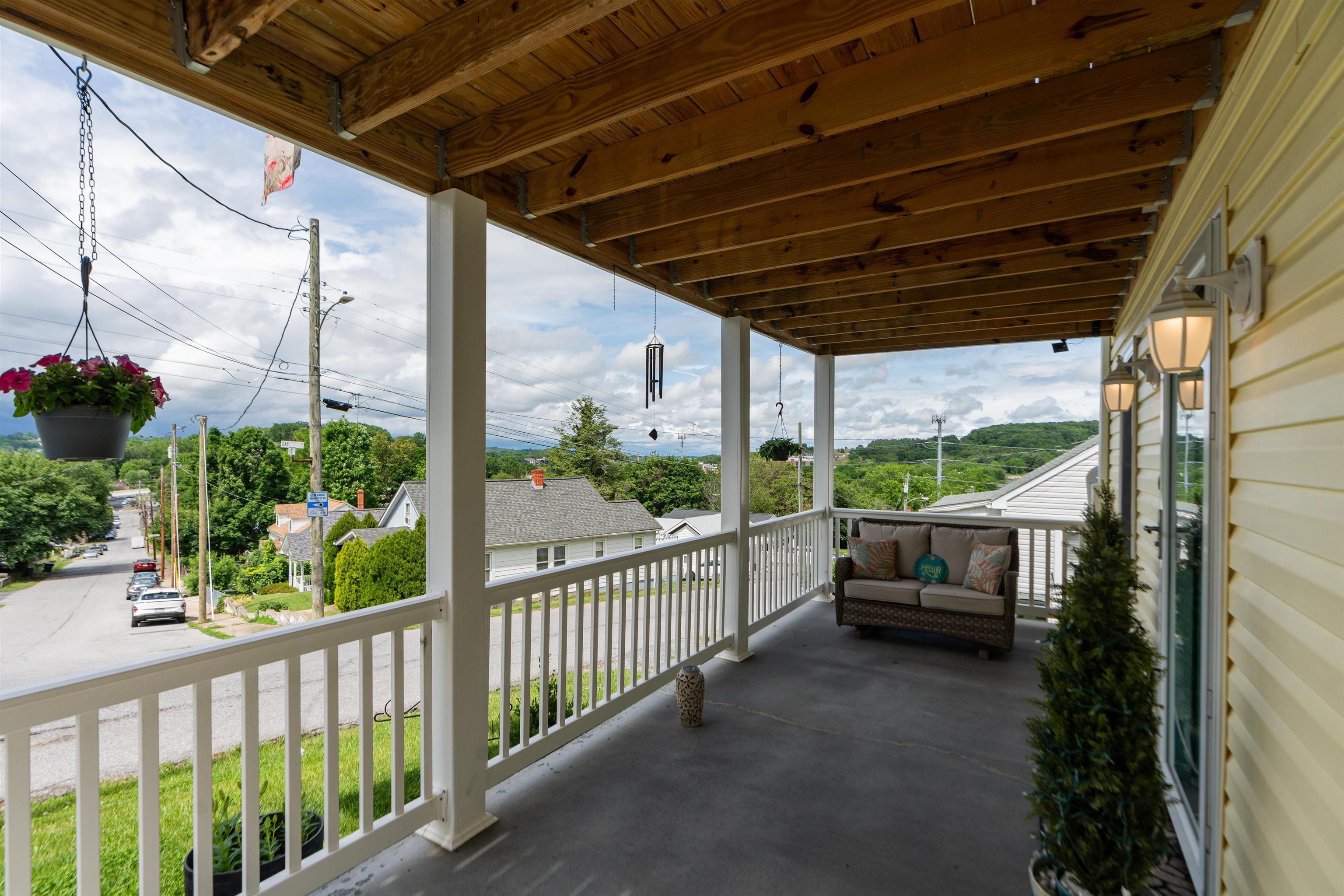 120 W GAY ST, STAUNTON, Virginia 24401, 3 Bedrooms Bedrooms, ,2 BathroomsBathrooms,Residential,120 W GAY ST,677571 MLS # 677571