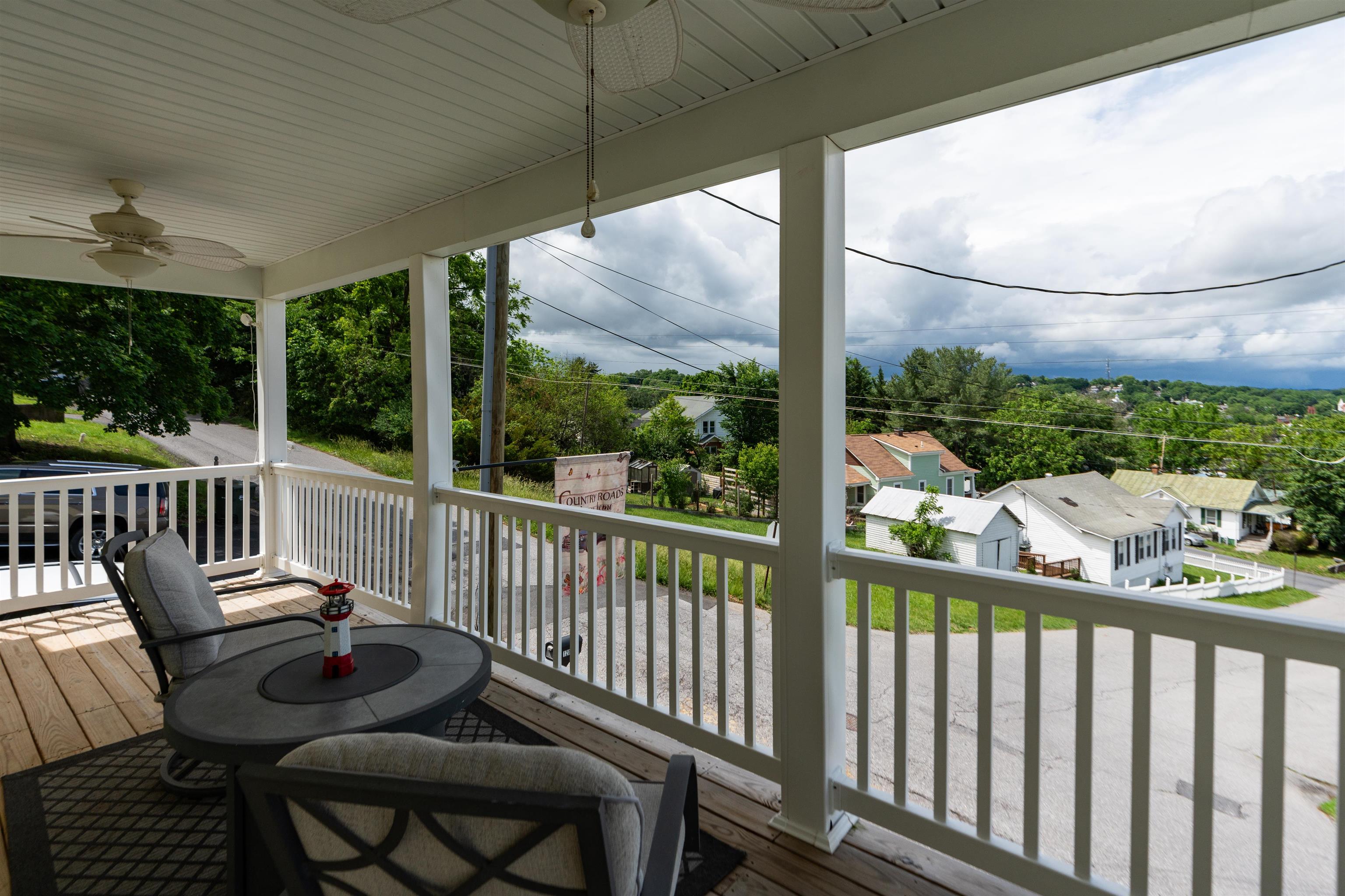 120 W GAY ST, STAUNTON, Virginia 24401, 3 Bedrooms Bedrooms, ,2 BathroomsBathrooms,Residential,120 W GAY ST,677571 MLS # 677571