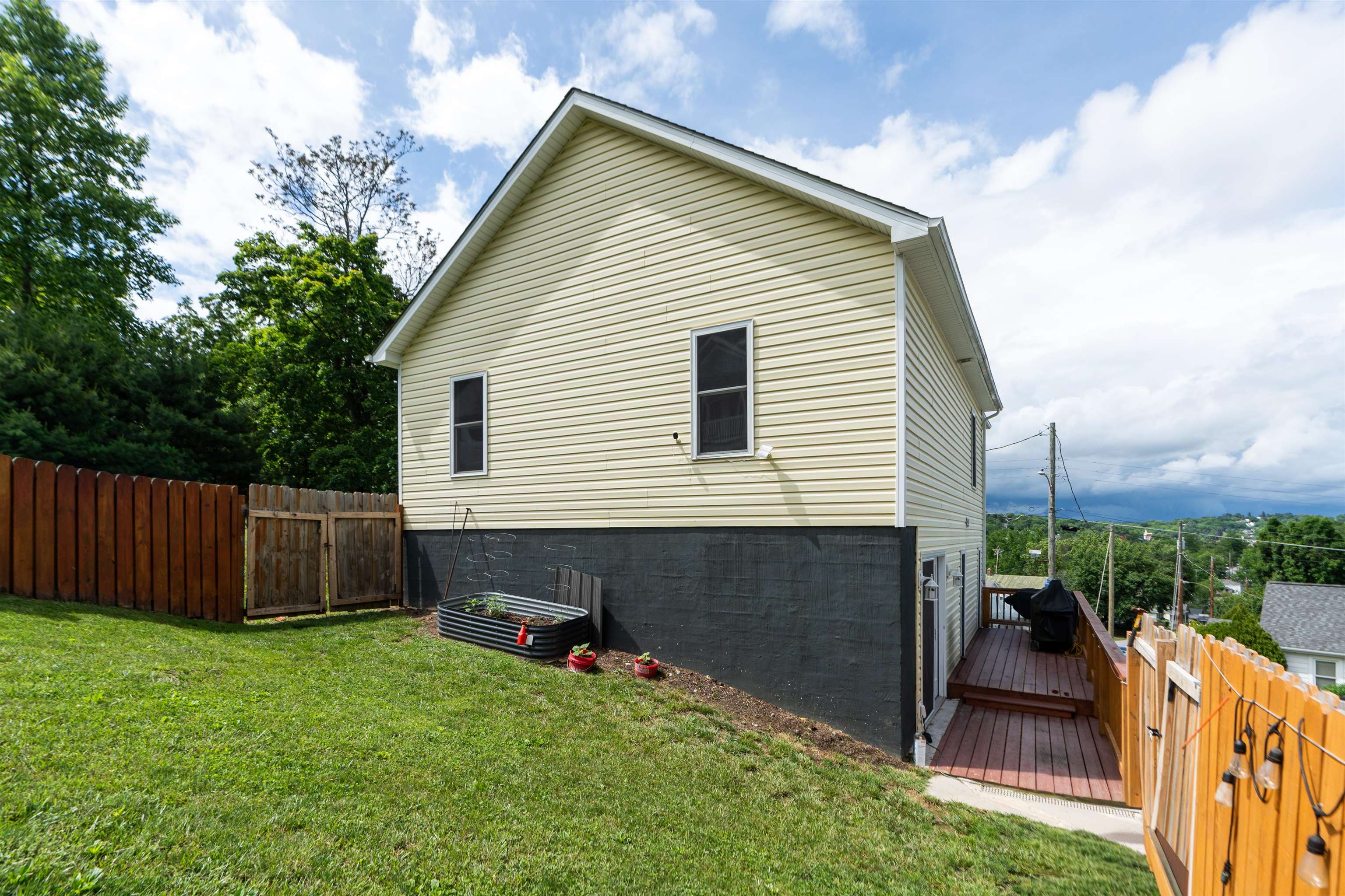 120 W GAY ST, STAUNTON, Virginia 24401, 3 Bedrooms Bedrooms, ,2 BathroomsBathrooms,Residential,120 W GAY ST,677571 MLS # 677571