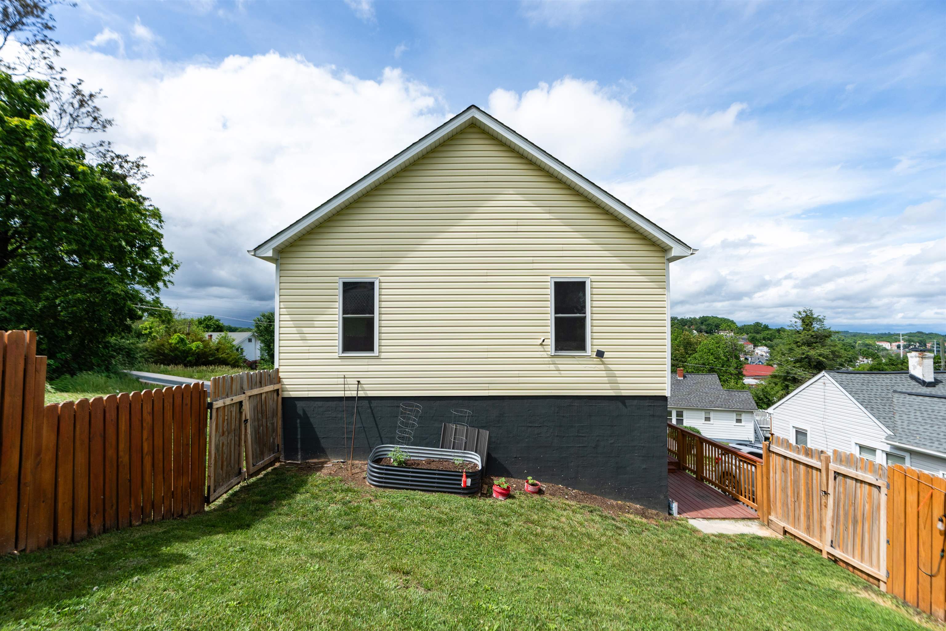 120 W GAY ST, STAUNTON, Virginia 24401, 3 Bedrooms Bedrooms, ,2 BathroomsBathrooms,Residential,120 W GAY ST,677571 MLS # 677571