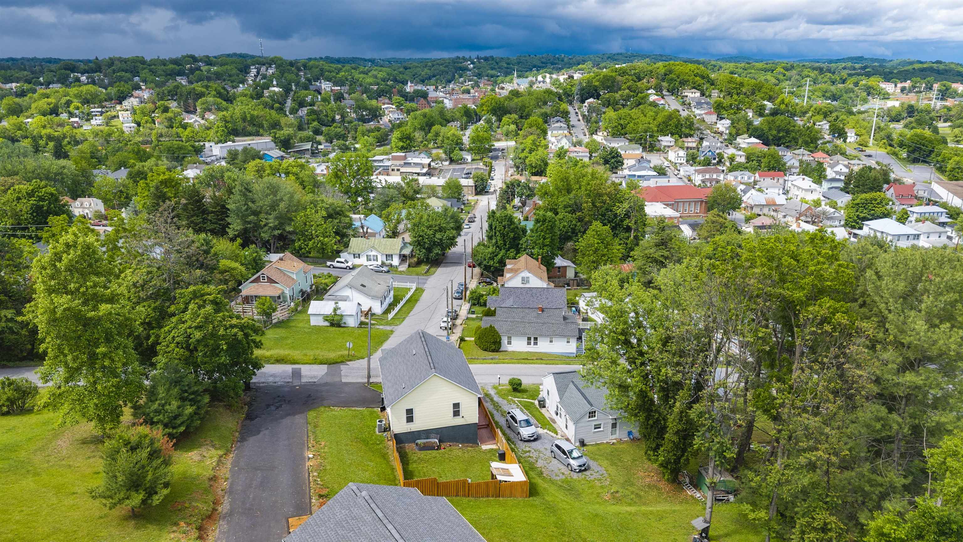 120 W GAY ST, STAUNTON, Virginia 24401, 3 Bedrooms Bedrooms, ,2 BathroomsBathrooms,Residential,120 W GAY ST,677571 MLS # 677571