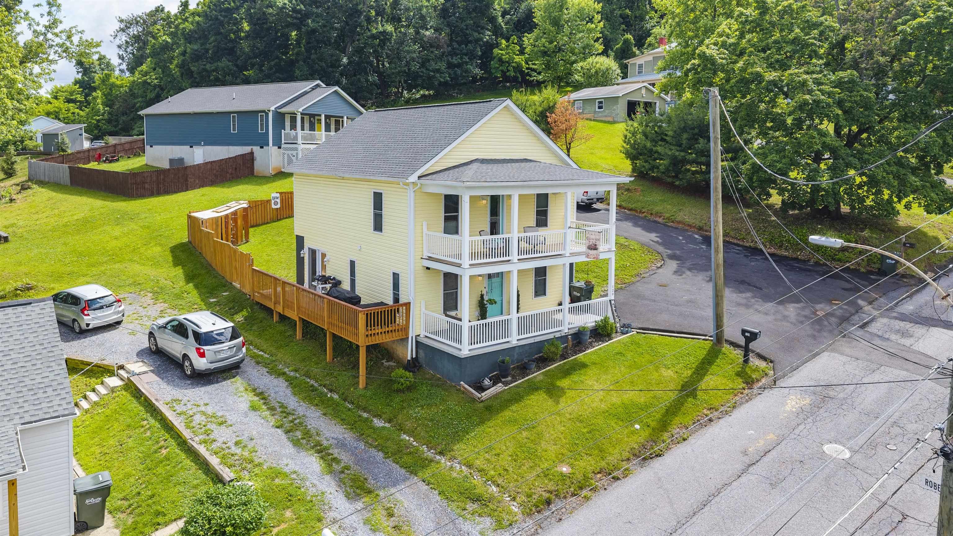 120 W GAY ST, STAUNTON, Virginia 24401, 3 Bedrooms Bedrooms, ,2 BathroomsBathrooms,Residential,120 W GAY ST,677571 MLS # 677571