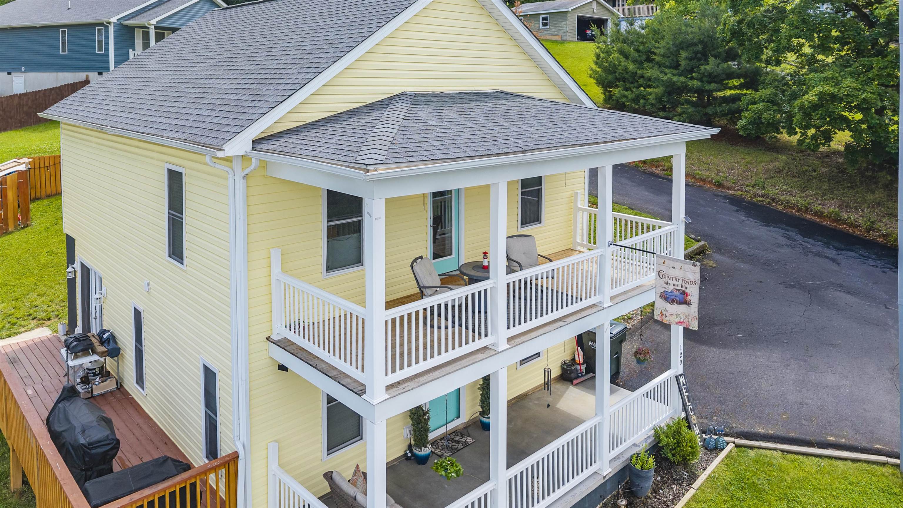 120 W GAY ST, STAUNTON, Virginia 24401, 3 Bedrooms Bedrooms, ,2 BathroomsBathrooms,Residential,120 W GAY ST,677571 MLS # 677571