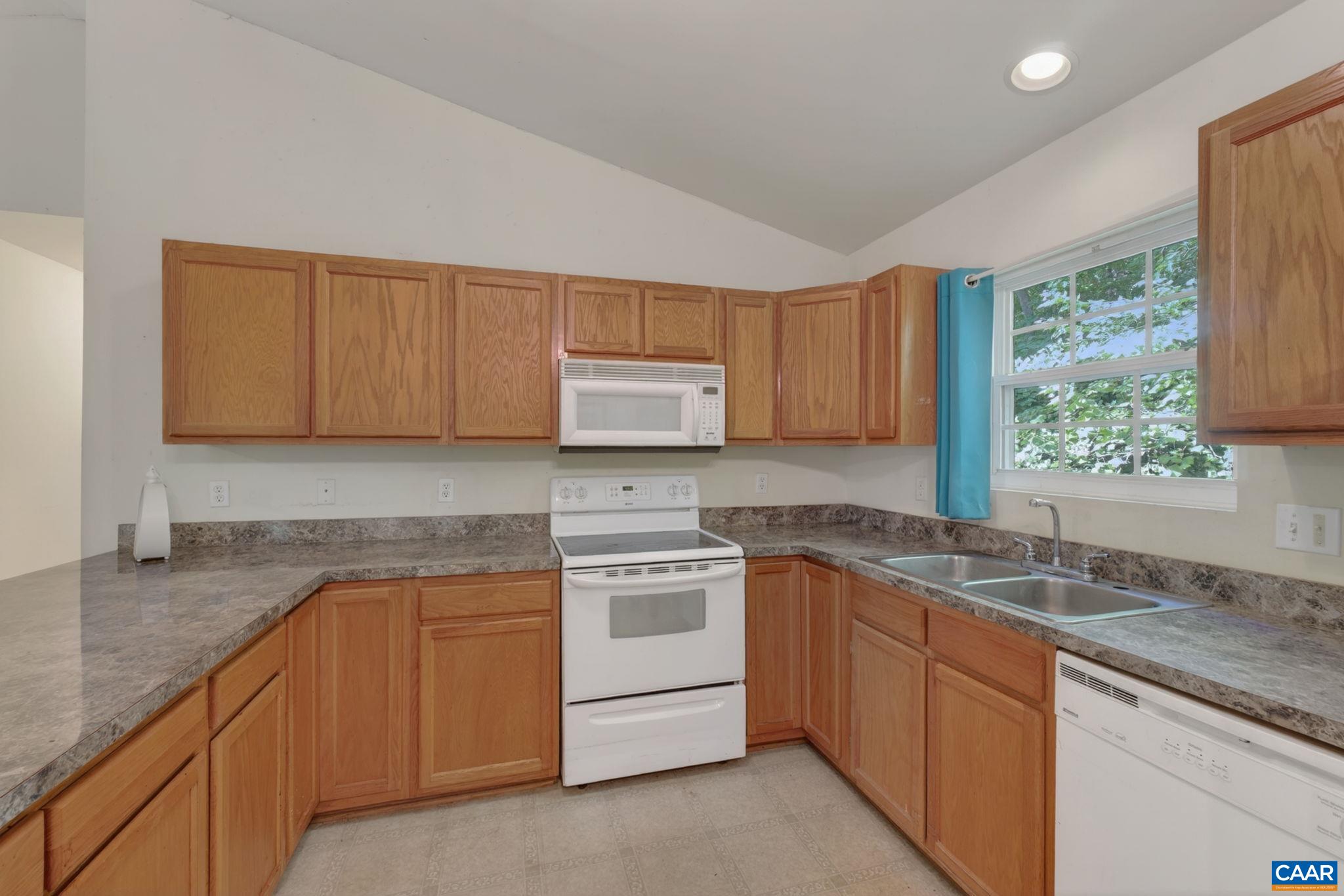 738 JEFFERSON DR, PALMYRA, Virginia 22963, 3 Bedrooms Bedrooms, ,2 BathroomsBathrooms,Residential,738 JEFFERSON DR,677577 MLS # 677577
