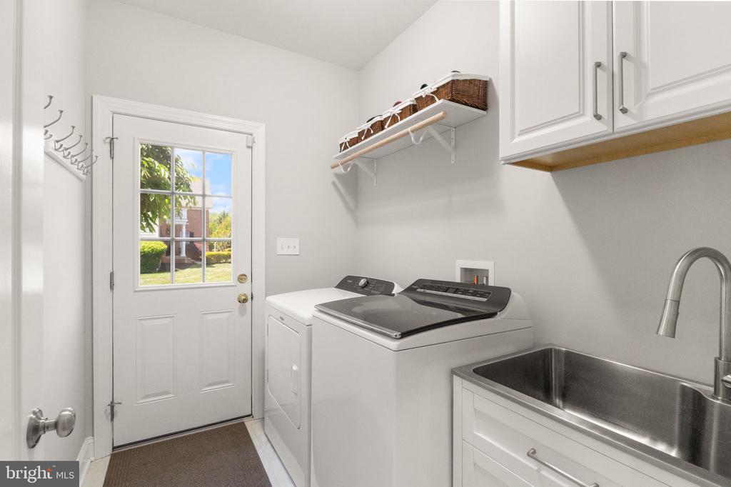 6962 EMMA CT, WARRENTON, Virginia 20187, 5 Bedrooms Bedrooms, ,4 BathroomsBathrooms,Residential,6962 EMMA CT,VAFQ2021620 MLS # VAFQ2021620 6962 EMMA CT, WARRENTON, Virginia 20187, 5 Bedrooms Bedrooms, ,4 BathroomsBathrooms,Residential,6962 EMMA CT,VAFQ2021620 MLS # VAFQ2021620
