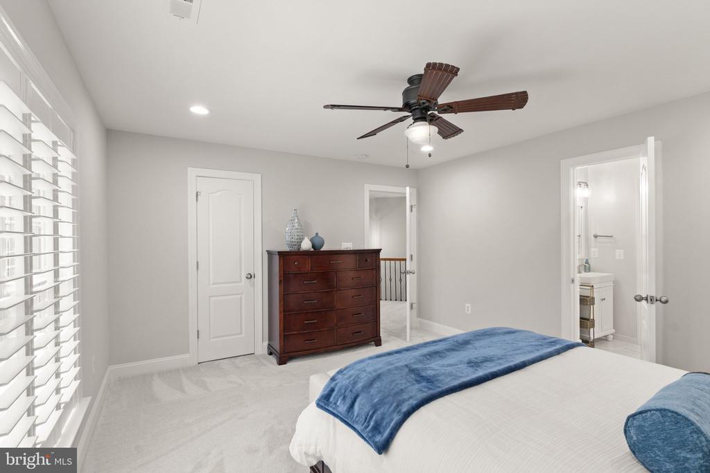 6962 EMMA CT, WARRENTON, Virginia 20187, 5 Bedrooms Bedrooms, ,4 BathroomsBathrooms,Residential,6962 EMMA CT,VAFQ2021620 MLS # VAFQ2021620 6962 EMMA CT, WARRENTON, Virginia 20187, 5 Bedrooms Bedrooms, ,4 BathroomsBathrooms,Residential,6962 EMMA CT,VAFQ2021620 MLS # VAFQ2021620