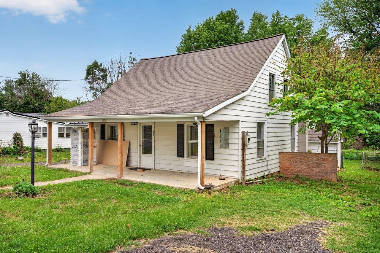 16863 E PROSPECT AVE, ELKTON, Virginia 22827, 3 Bedrooms Bedrooms, ,1 BathroomBathrooms,Residential,16863 E PROSPECT AVE,677602 MLS # 677602 16863 E PROSPECT AVE, ELKTON, Virginia 22827, 3 Bedrooms Bedrooms, ,1 BathroomBathrooms,Residential,16863 E PROSPECT AVE,677602 MLS # 677602