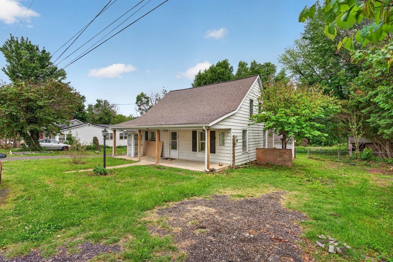 16863 E PROSPECT AVE, ELKTON, Virginia 22827, 3 Bedrooms Bedrooms, ,1 BathroomBathrooms,Residential,16863 E PROSPECT AVE,677602 MLS # 677602 16863 E PROSPECT AVE, ELKTON, Virginia 22827, 3 Bedrooms Bedrooms, ,1 BathroomBathrooms,Residential,16863 E PROSPECT AVE,677602 MLS # 677602