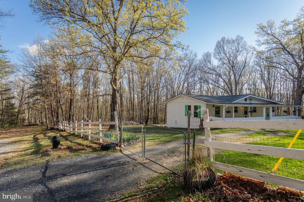 160 GALE LN, STANLEY, Virginia 22851, 2 Bedrooms Bedrooms, ,2 BathroomsBathrooms,Residential,160 GALE LN,VAPA2006282 MLS # VAPA2006282 160 GALE LN, STANLEY, Virginia 22851, 2 Bedrooms Bedrooms, ,2 BathroomsBathrooms,Residential,160 GALE LN,VAPA2006282 MLS # VAPA2006282