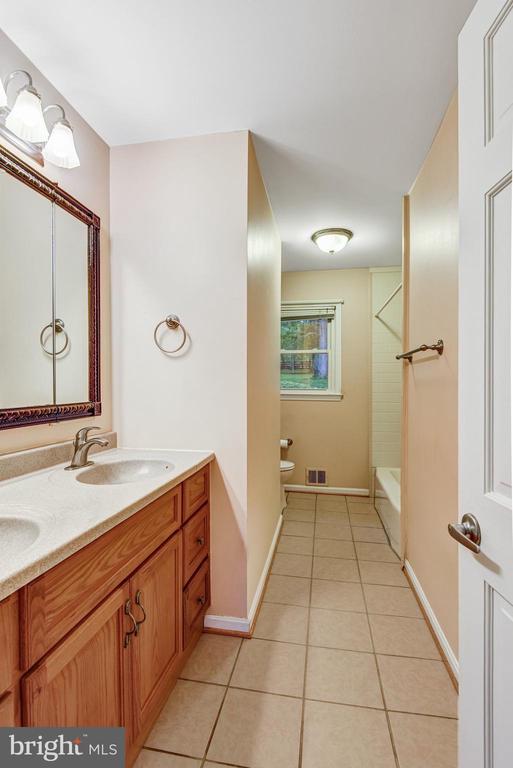 7961 LEEDS MANOR ROAD RD, MARSHALL, Virginia 20115, 3 Bedrooms Bedrooms, ,2 BathroomsBathrooms,Residential,7961 LEEDS MANOR ROAD RD,VAFQ2021662 MLS # VAFQ2021662 7961 LEEDS MANOR ROAD RD, MARSHALL, Virginia 20115, 3 Bedrooms Bedrooms, ,2 BathroomsBathrooms,Residential,7961 LEEDS MANOR ROAD RD,VAFQ2021662 MLS # VAFQ2021662