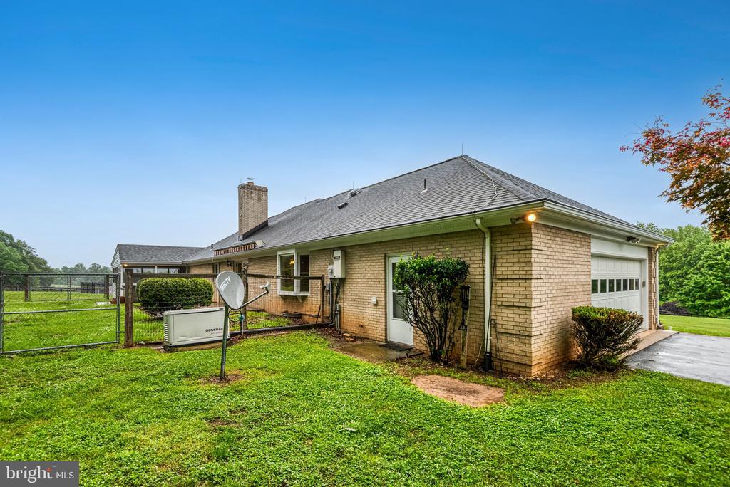 7961 LEEDS MANOR ROAD RD, MARSHALL, Virginia 20115, 3 Bedrooms Bedrooms, ,2 BathroomsBathrooms,Residential,7961 LEEDS MANOR ROAD RD,VAFQ2021662 MLS # VAFQ2021662 7961 LEEDS MANOR ROAD RD, MARSHALL, Virginia 20115, 3 Bedrooms Bedrooms, ,2 BathroomsBathrooms,Residential,7961 LEEDS MANOR ROAD RD,VAFQ2021662 MLS # VAFQ2021662