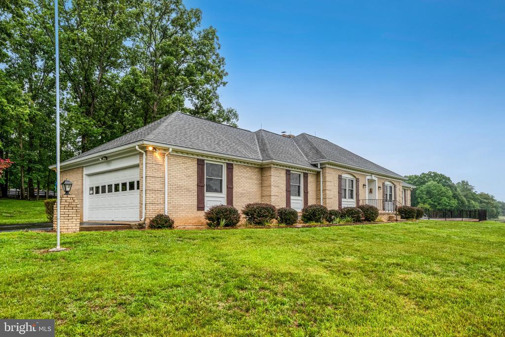 7961 LEEDS MANOR ROAD RD, MARSHALL, Virginia 20115, 3 Bedrooms Bedrooms, ,2 BathroomsBathrooms,Residential,7961 LEEDS MANOR ROAD RD,VAFQ2021662 MLS # VAFQ2021662 7961 LEEDS MANOR ROAD RD, MARSHALL, Virginia 20115, 3 Bedrooms Bedrooms, ,2 BathroomsBathrooms,Residential,7961 LEEDS MANOR ROAD RD,VAFQ2021662 MLS # VAFQ2021662
