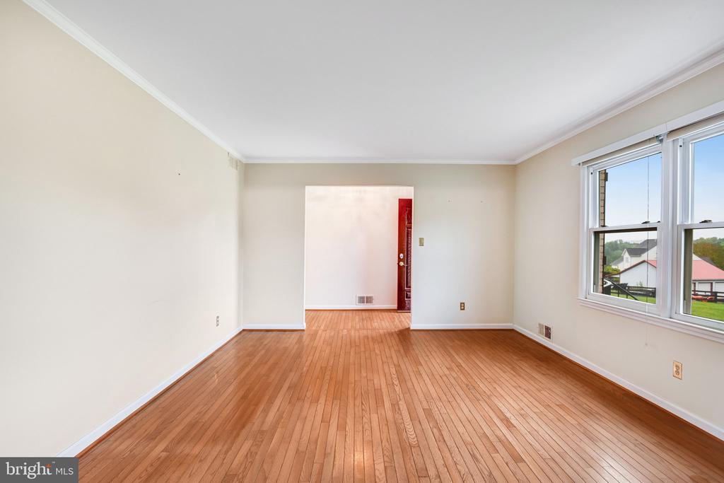 7961 LEEDS MANOR ROAD RD, MARSHALL, Virginia 20115, 3 Bedrooms Bedrooms, ,2 BathroomsBathrooms,Residential,7961 LEEDS MANOR ROAD RD,VAFQ2021662 MLS # VAFQ2021662 7961 LEEDS MANOR ROAD RD, MARSHALL, Virginia 20115, 3 Bedrooms Bedrooms, ,2 BathroomsBathrooms,Residential,7961 LEEDS MANOR ROAD RD,VAFQ2021662 MLS # VAFQ2021662
