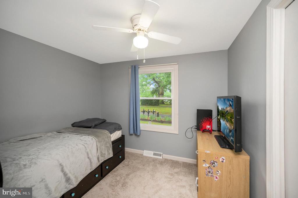 8908 JENNINGS LN, SPOTSYLVANIA, Virginia 22551, 5 Bedrooms Bedrooms, ,2 BathroomsBathrooms,Residential,8908 JENNINGS LN,VASP2042190 MLS # VASP2042190 8908 JENNINGS LN, SPOTSYLVANIA, Virginia 22551, 5 Bedrooms Bedrooms, ,2 BathroomsBathrooms,Residential,8908 JENNINGS LN,VASP2042190 MLS # VASP2042190