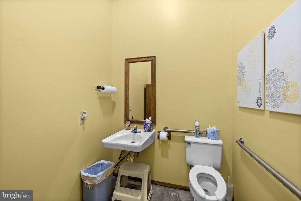 9 PAYNE LN, AMISSVILLE, Virginia 20106, 3 Bedrooms Bedrooms, ,2 BathroomsBathrooms,Residential,9 PAYNE LN,VARP2002666 MLS # VARP2002666 9 PAYNE LN, AMISSVILLE, Virginia 20106, 3 Bedrooms Bedrooms, ,2 BathroomsBathrooms,Residential,9 PAYNE LN,VARP2002666 MLS # VARP2002666