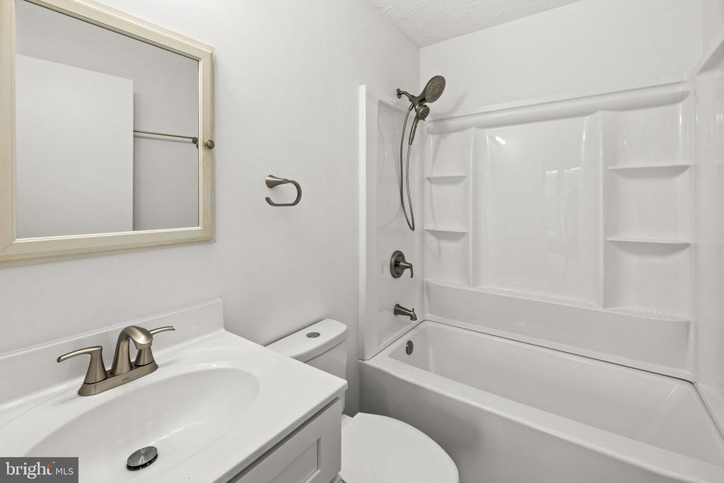 9 PAYNE LN, AMISSVILLE, Virginia 20106, 3 Bedrooms Bedrooms, ,2 BathroomsBathrooms,Residential,9 PAYNE LN,VARP2002666 MLS # VARP2002666 9 PAYNE LN, AMISSVILLE, Virginia 20106, 3 Bedrooms Bedrooms, ,2 BathroomsBathrooms,Residential,9 PAYNE LN,VARP2002666 MLS # VARP2002666
