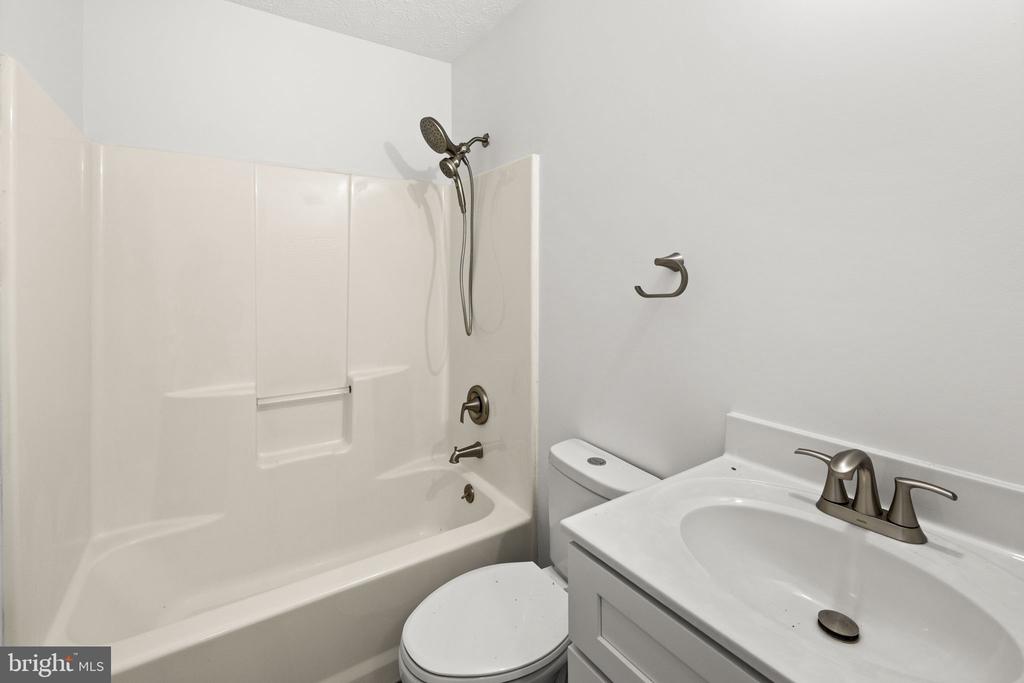 9 PAYNE LN, AMISSVILLE, Virginia 20106, 3 Bedrooms Bedrooms, ,2 BathroomsBathrooms,Residential,9 PAYNE LN,VARP2002666 MLS # VARP2002666 9 PAYNE LN, AMISSVILLE, Virginia 20106, 3 Bedrooms Bedrooms, ,2 BathroomsBathrooms,Residential,9 PAYNE LN,VARP2002666 MLS # VARP2002666