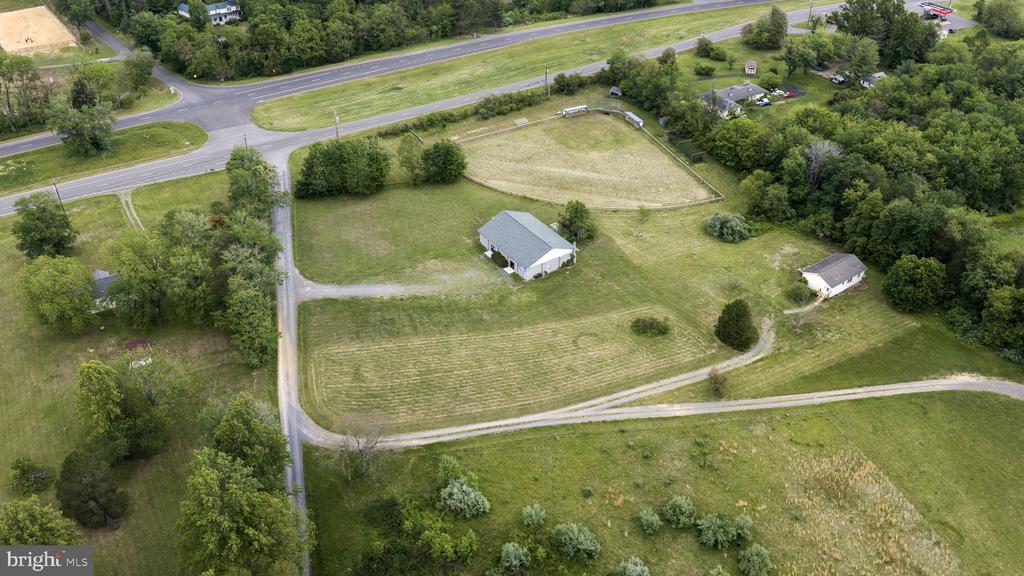 9 PAYNE LN, AMISSVILLE, Virginia 20106, 3 Bedrooms Bedrooms, ,2 BathroomsBathrooms,Residential,9 PAYNE LN,VARP2002666 MLS # VARP2002666 9 PAYNE LN, AMISSVILLE, Virginia 20106, 3 Bedrooms Bedrooms, ,2 BathroomsBathrooms,Residential,9 PAYNE LN,VARP2002666 MLS # VARP2002666