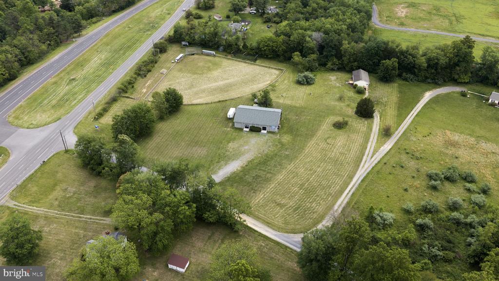 9 PAYNE LN, AMISSVILLE, Virginia 20106, 3 Bedrooms Bedrooms, ,2 BathroomsBathrooms,Residential,9 PAYNE LN,VARP2002666 MLS # VARP2002666 9 PAYNE LN, AMISSVILLE, Virginia 20106, 3 Bedrooms Bedrooms, ,2 BathroomsBathrooms,Residential,9 PAYNE LN,VARP2002666 MLS # VARP2002666