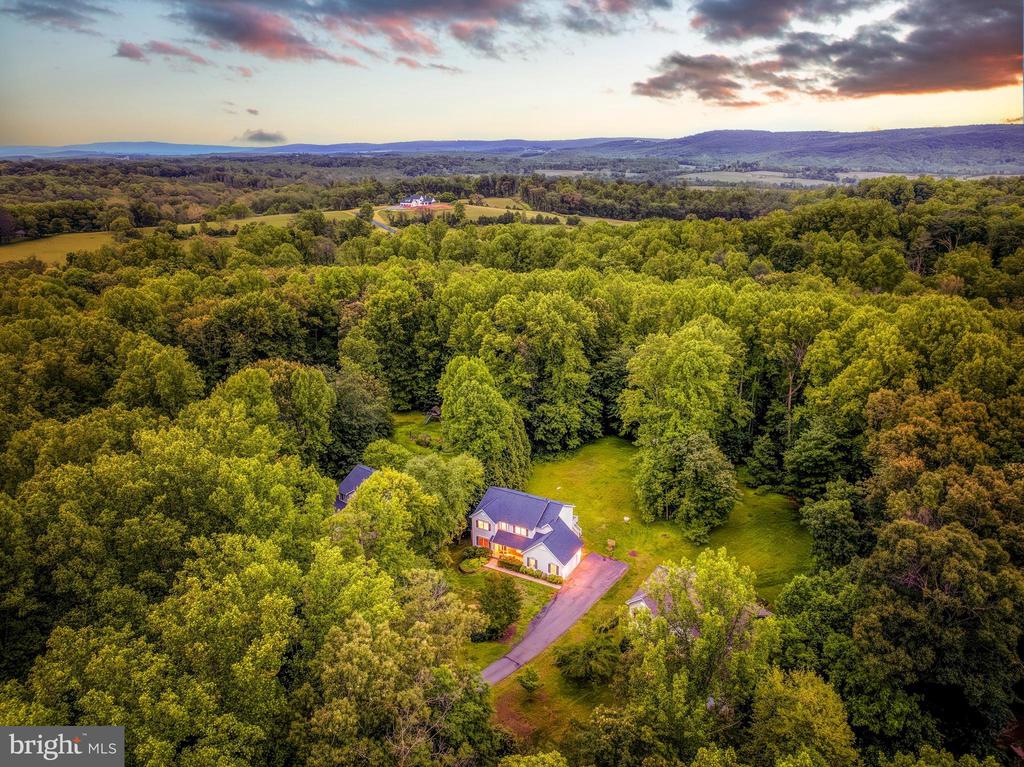 9085 GROUNDHOG LN, MARSHALL, Virginia 20115, 4 Bedrooms Bedrooms, ,2 BathroomsBathrooms,Residential,9085 GROUNDHOG LN,VAFQ2022220 MLS # VAFQ2022220 9085 GROUNDHOG LN, MARSHALL, Virginia 20115, 4 Bedrooms Bedrooms, ,2 BathroomsBathrooms,Residential,9085 GROUNDHOG LN,VAFQ2022220 MLS # VAFQ2022220