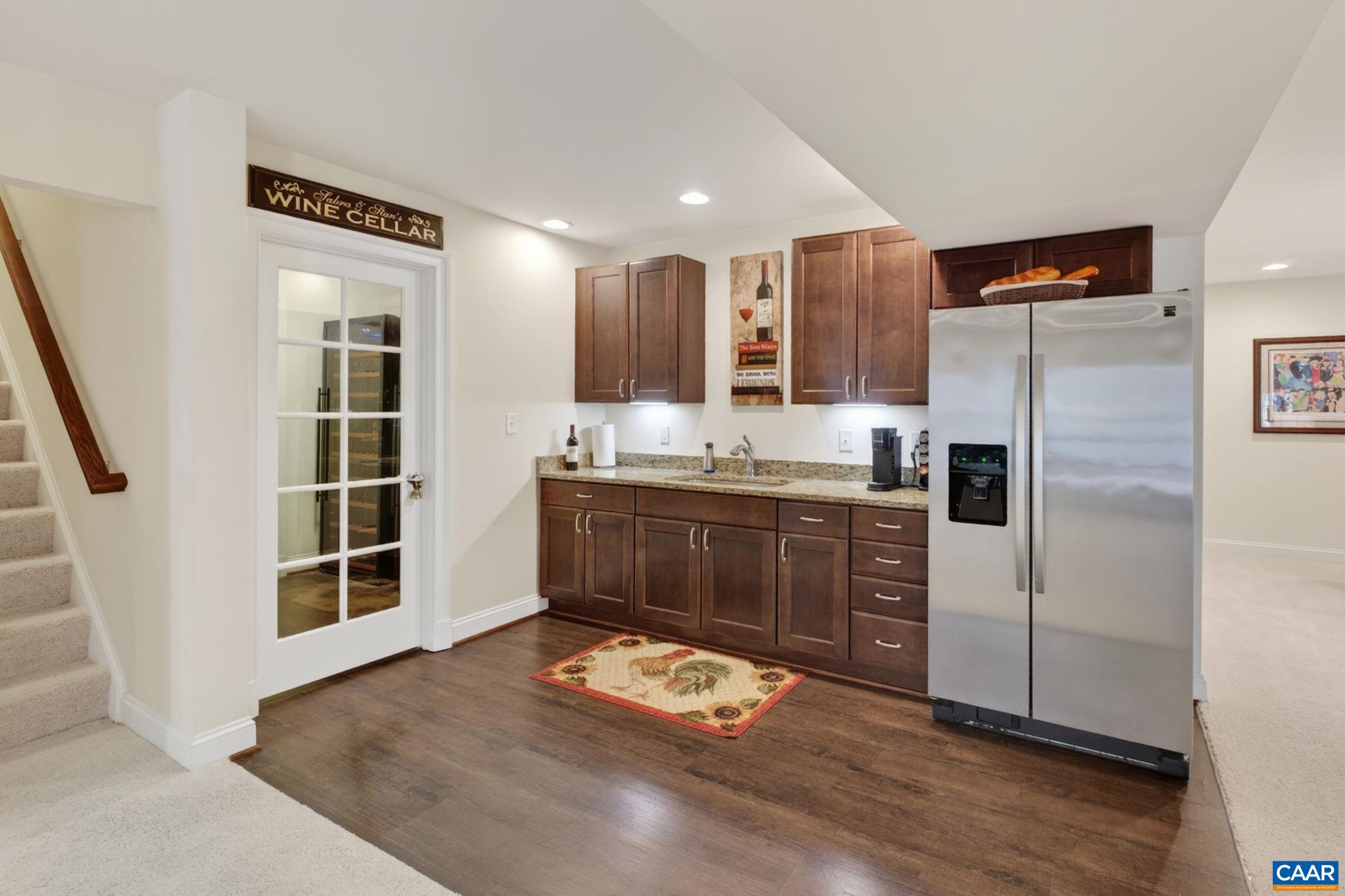 Complete with full-sized refrigerator! Complete with full-sized refrigerator!