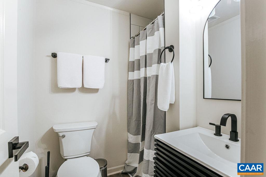 4770 COVE GARDEN RD, NORTH GARDEN, Virginia 22959, 3 Bedrooms Bedrooms, ,2 BathroomsBathrooms,Residential,4770 COVE GARDEN RD,677372 MLS # 677372 4770 COVE GARDEN RD, NORTH GARDEN, Virginia 22959, 3 Bedrooms Bedrooms, ,2 BathroomsBathrooms,Residential,4770 COVE GARDEN RD,677372 MLS # 677372